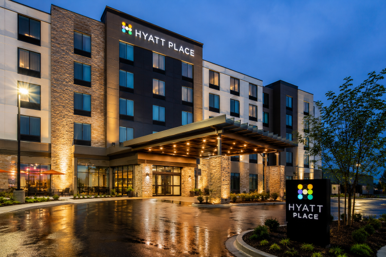 Image of the front of a nice hotel